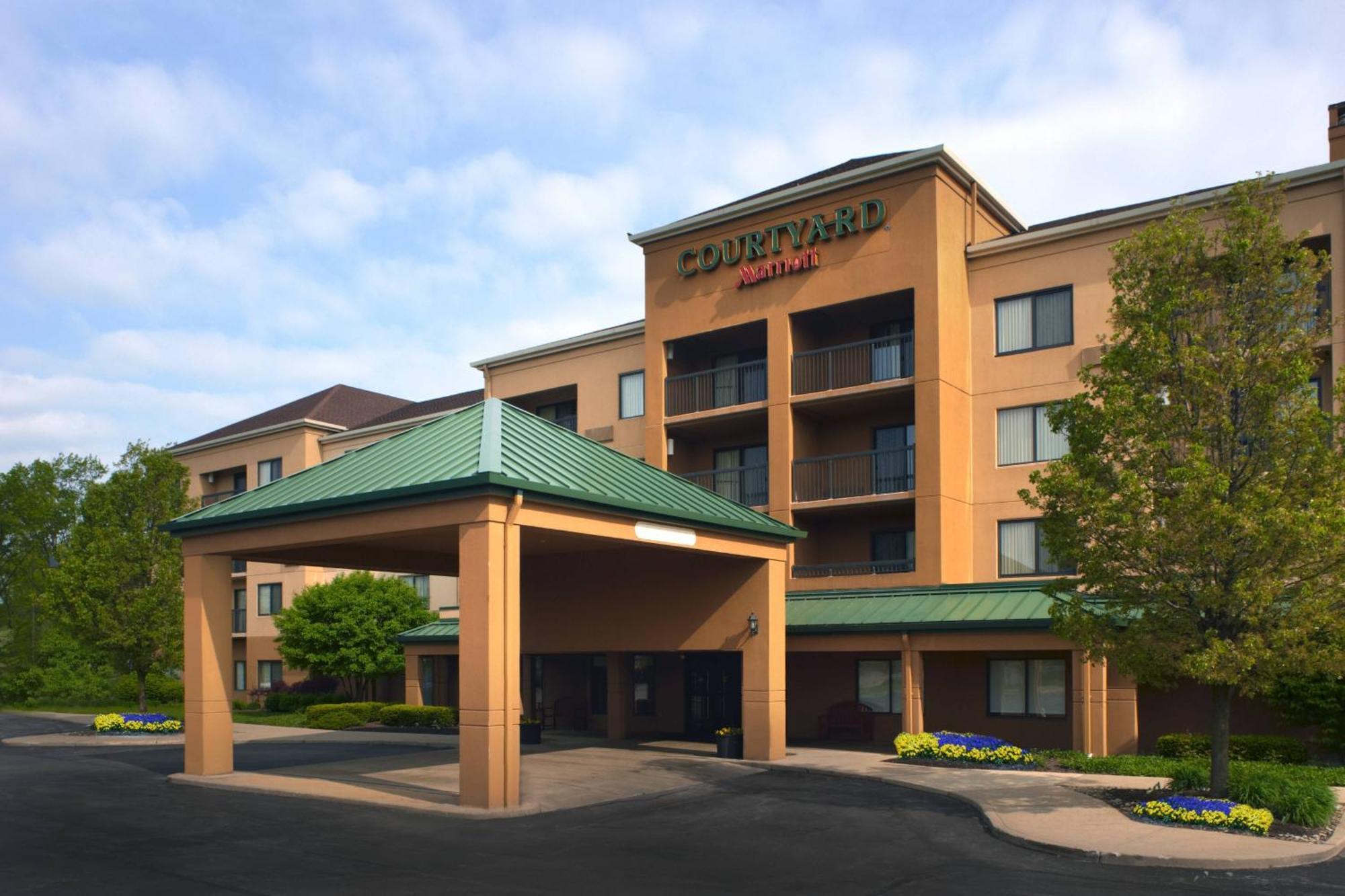 מלון מידלברג הייטס Courtyard Cleveland Airport South מראה חיצוני תמונה